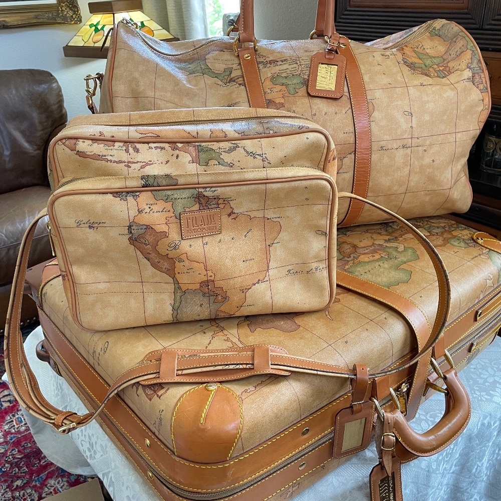 Beautiful 3pc Alviero Martini Geo Luggage Set